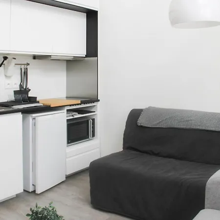 Duplex Adjoining The Eiffel Hall 아파트 생투앙