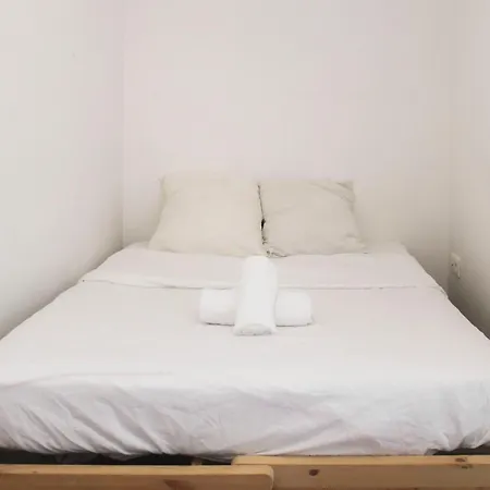 Duplex Adjoining The Eiffel Hall * 생투앙