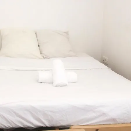 Duplex Adjoining The Eiffel Hall 아파트 생투앙