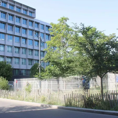 Duplex Adjoining The Eiffel Hall 아파트 *