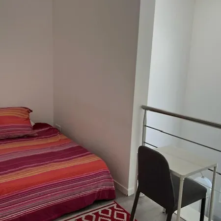Duplex Adjoining The Eiffel Hall * 생투앙