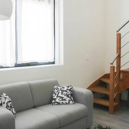 Duplex Adjoining The Eiffel Hall 아파트
