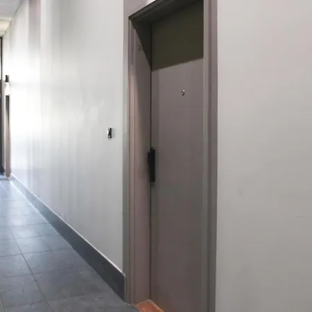 Duplex Attenant à La Halle Eiffel à Saint-ouen Appartement *